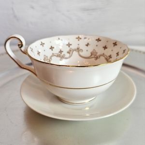 Victoria England Bone China Hand Painted Floral Tea Cup Saucer 325